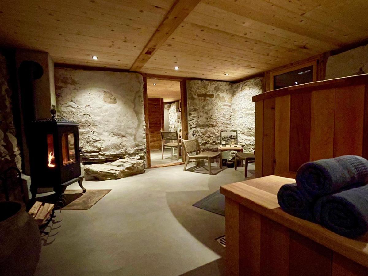 Bed and Breakfast Alpen Charme - Chalet D'Hotes Et Spa Gsteig Exterior foto