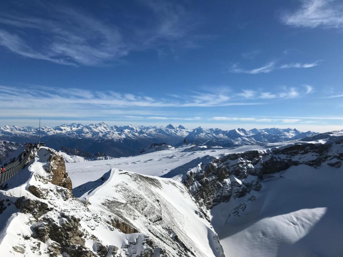 Bed and Breakfast Alpen Charme - Chalet D'Hotes Et Spa Gsteig Exterior foto