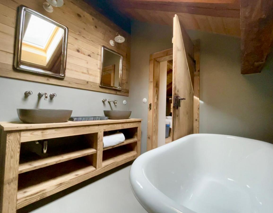 Alpen Charme - Chalet D'Hotes Et Spa Gsteig Exterior foto