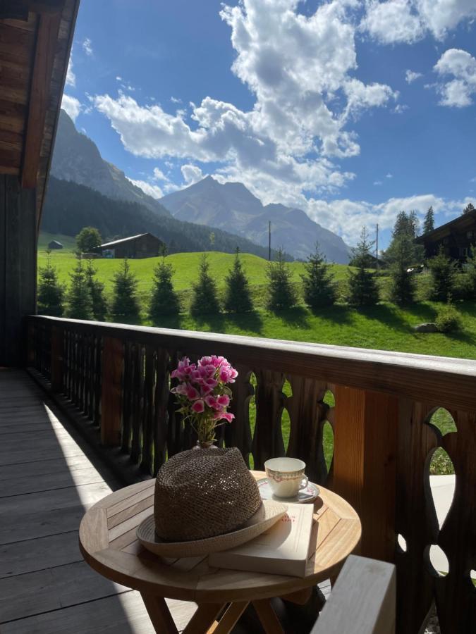 Bed and Breakfast Alpen Charme - Chalet D'Hotes Et Spa Gsteig Exterior foto